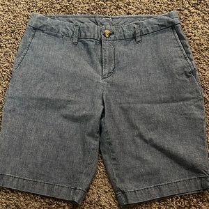 Women’s Faded Glory size 8 denim Bermuda shorts.